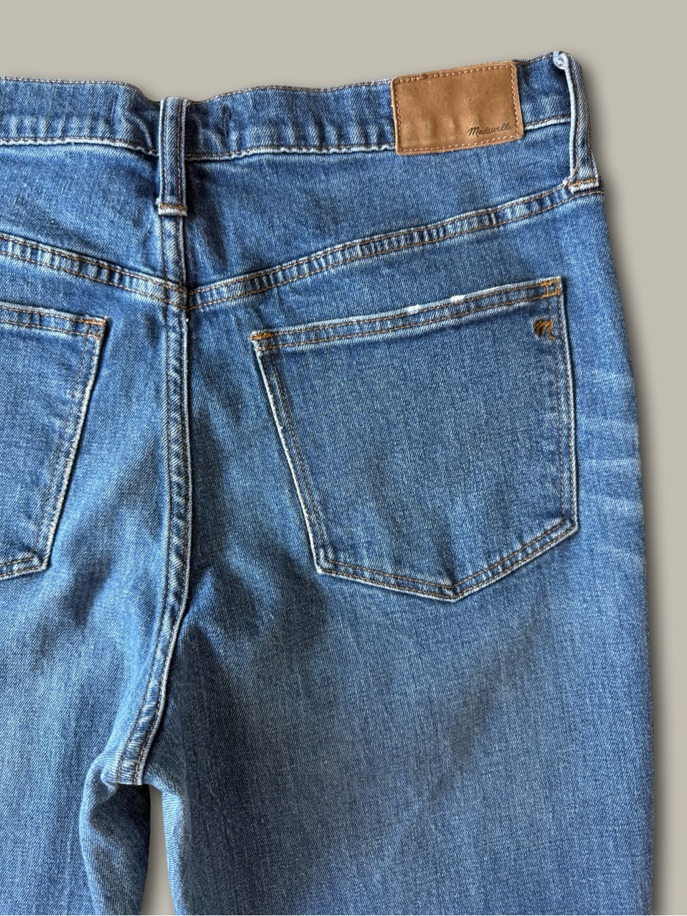 Madewell High Rise Slim Boyjean Size 28 Medium Wash Distressed Pocket Detail - Picture 6 of 9